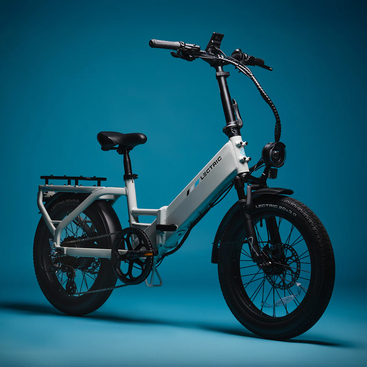XP4 Step-Thru Stratus White eBike - Image 2