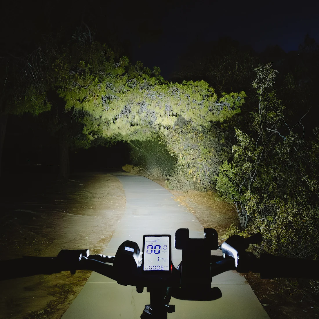 Beacon Light with Power Bank - Image 2